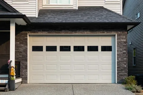 Broken garage door in Peoria, AZ? Contact Ron Garage Door LLC for reliable